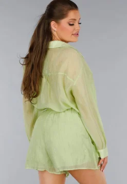 Groene Tweedelige Set met Doorschijnende Blouse en Elastische Short