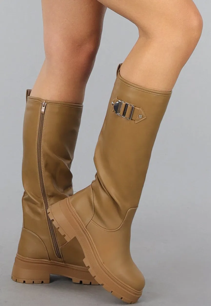 Hoge Camel Laarzen met Zilveren Details