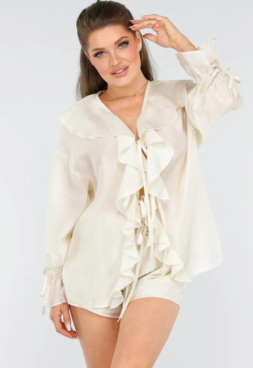 Ivoorkleurige Top met Ruffles en Short