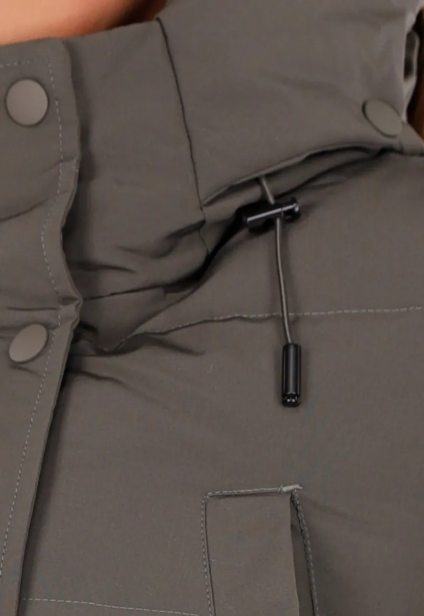 Khaki Lange Pufferjas met Capuchon en Hoge Kraag