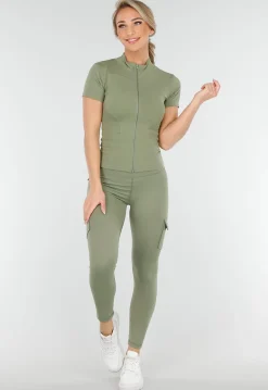Khaki Sportset met Cargo Zakken, Ritsjack en High-Waisted Legging