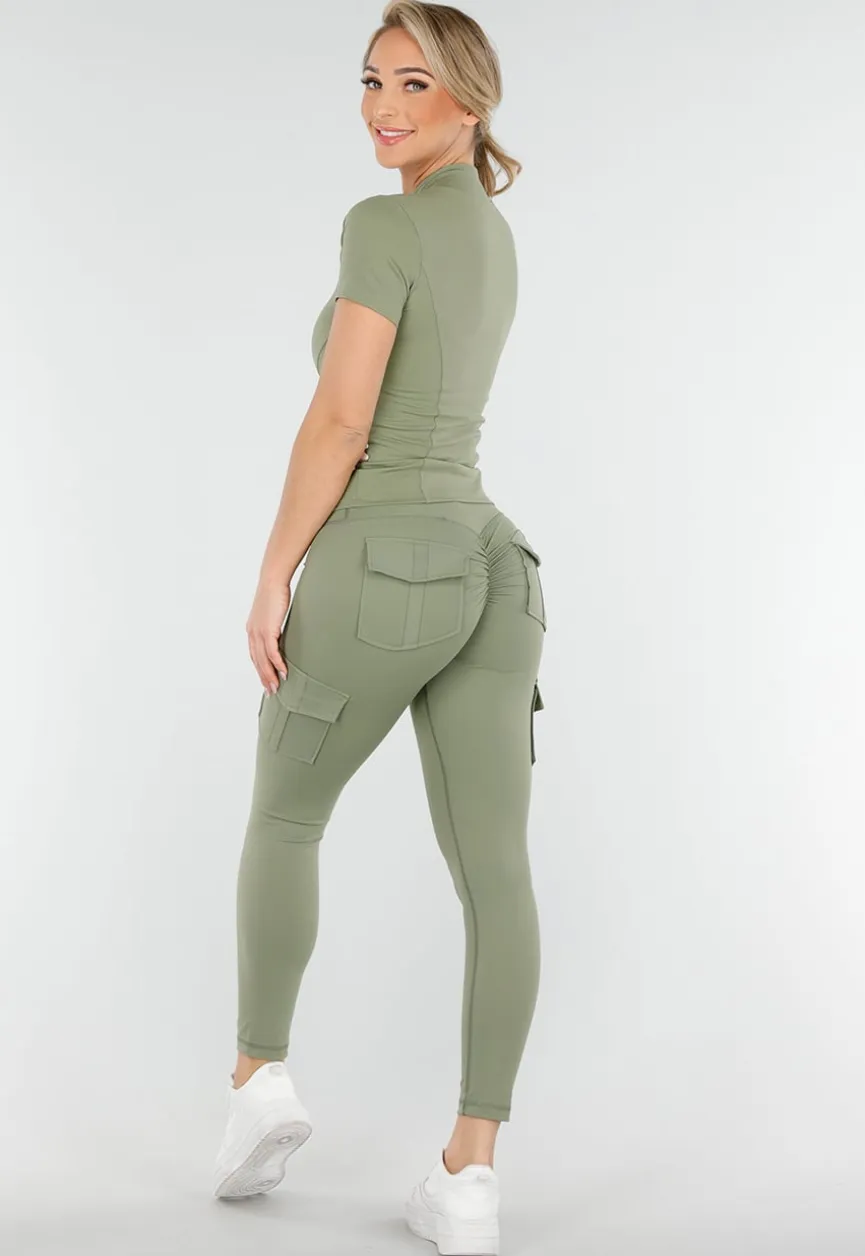 Khaki Sportset met Cargo Zakken, Ritsjack en High-Waisted Legging