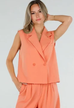 Koraalkleurig Mouwloos Gilet met Double Breasted Knoopsluiting