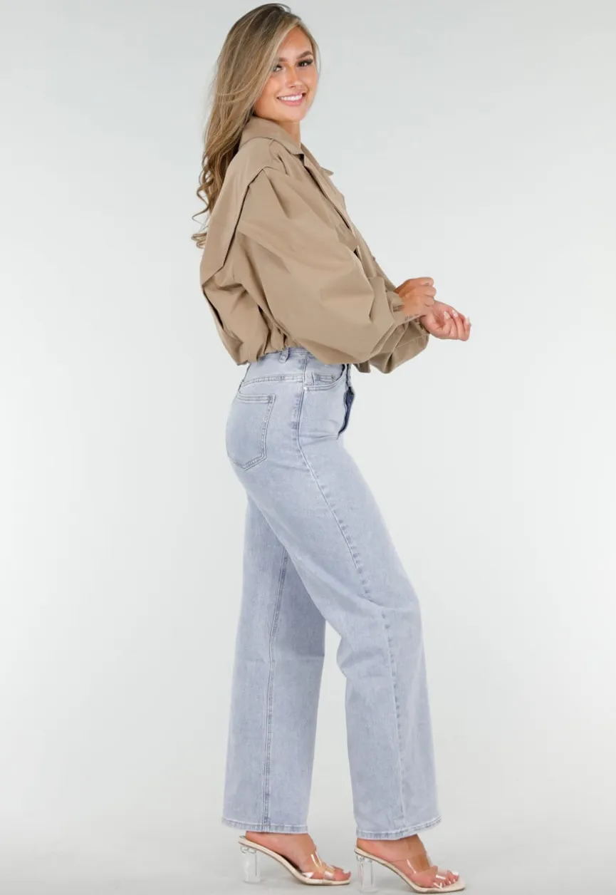 Korte Trench Coat in Camel met Pofmouwen en Knopen