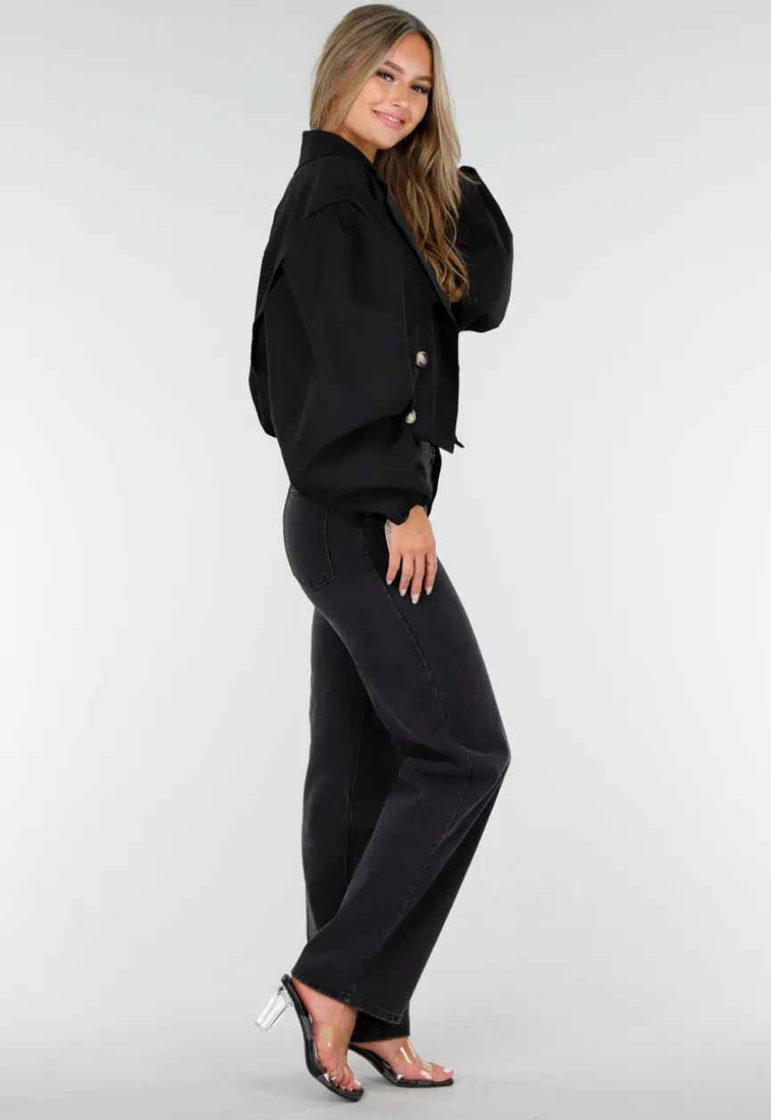 Korte Trench Coat in Zwart met Pofmouwen en Knopen