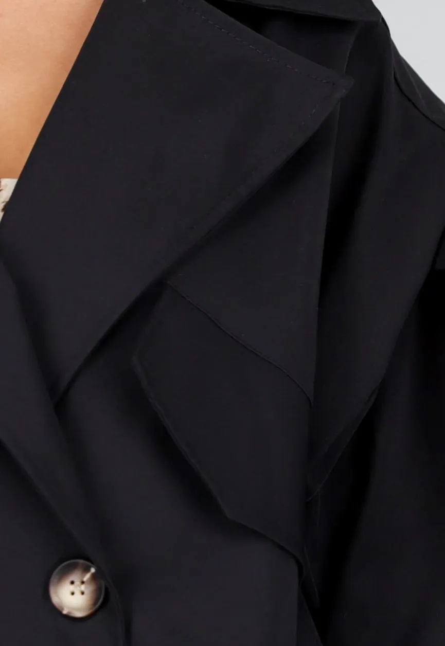 Korte Trench Coat in Zwart met Pofmouwen en Knopen