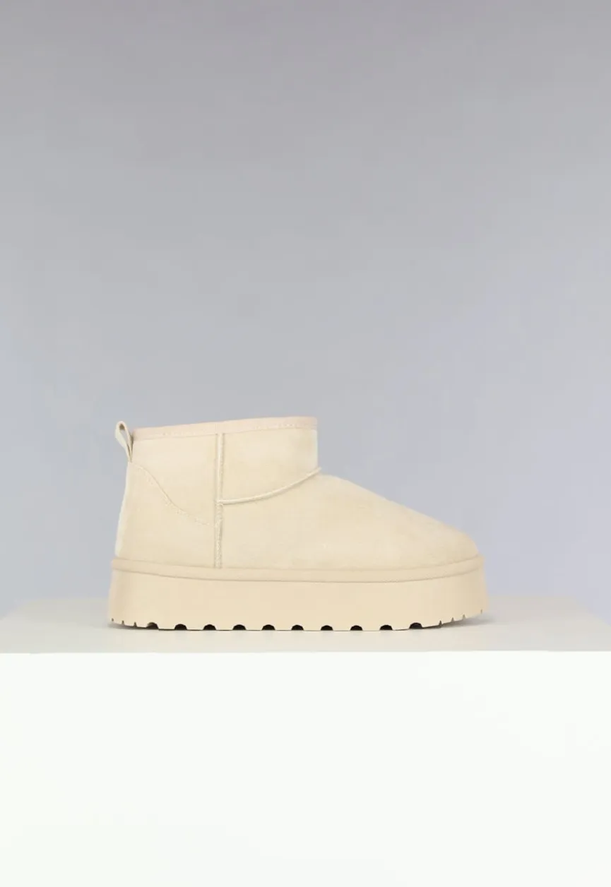 Lage Beige Suèdelook Winterlaarsjes met Bont en Plateau Zool