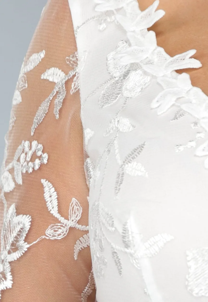 Lange Witte Bridal Jurk met Bloemen