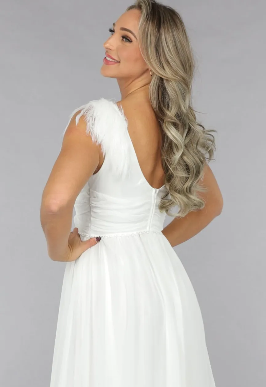 Lange Witte Chiffon Jurk met Veren Details