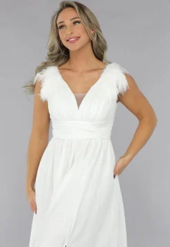 Lange Witte Chiffon Jurk met Veren Details