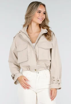 Licht Beige Cropped Jas met Grote Borstzakken en Epauletten