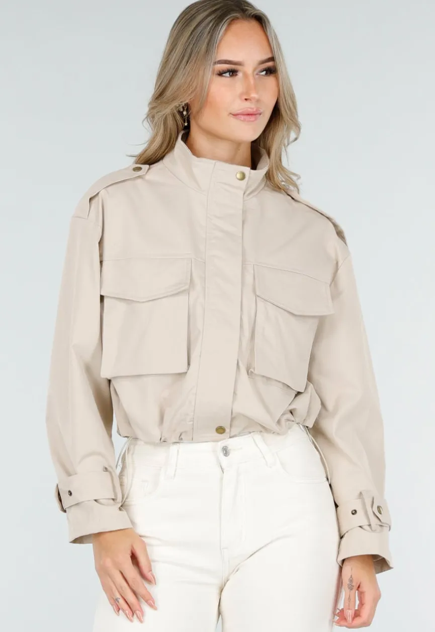 Licht Beige Cropped Jas met Grote Borstzakken en Epauletten