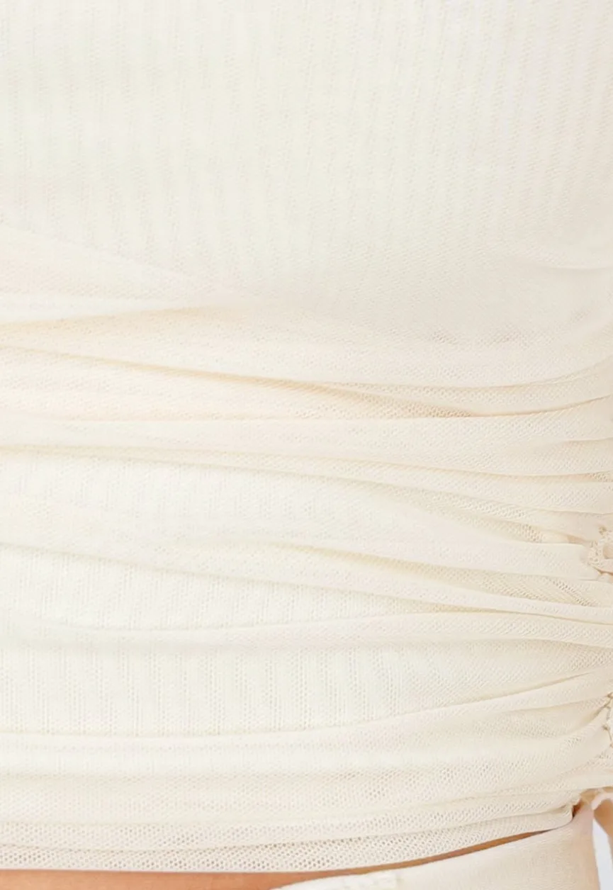 Lichtbeige Mesh Off Shoulder Top met Stretch en Drapé Effect