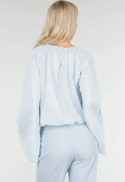 Lichtblauwe Blouse met Wijde Mouwen en Ronde Hals