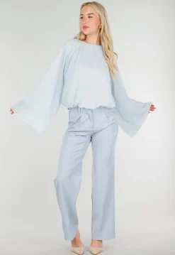 Lichtblauwe Blouse met Wijde Mouwen en Ronde Hals