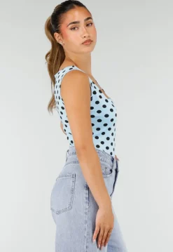 Lichtblauwe Body met Zwarte Polkadots en Vierkante Hals