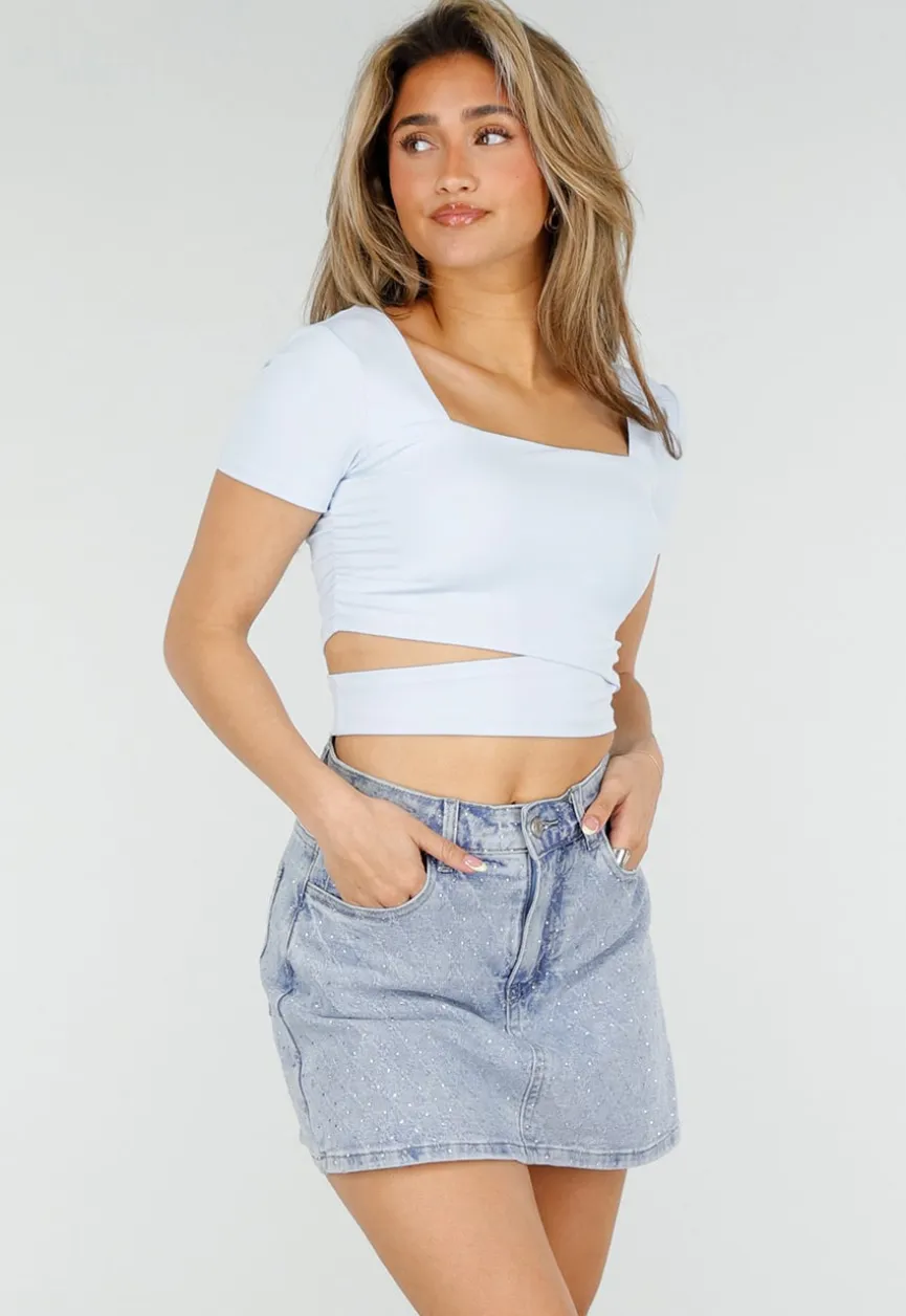Lichtblauwe Crop Top met Vierkante Hals en Wrap Detail