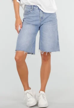 Lichtblauwe Denim Bermuda Short met Ruwe Zoom