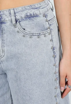 Lichtblauwe Denim Bermuda Shorts met Studs en Rechte Pijpen
