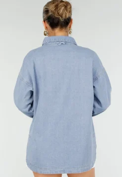 Lichtblauwe Denim Blouse met Lange Mouwen en Borstzakken