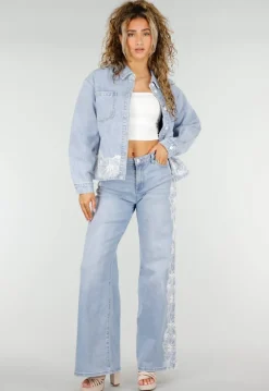 Lichtblauwe Denim Blouse met Kant en Knopen