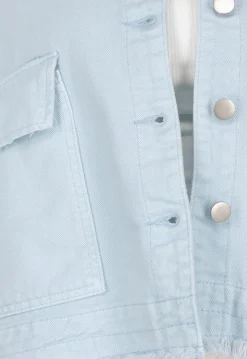 Lichtblauwe Denim Jas met Klepzakken, Trekkoord en Knoopsluiting