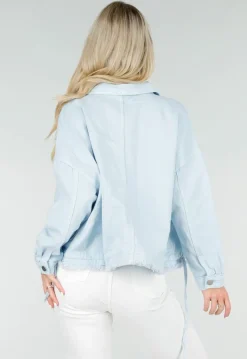 Lichtblauwe Denim Jas met Klepzakken, Trekkoord en Knoopsluiting