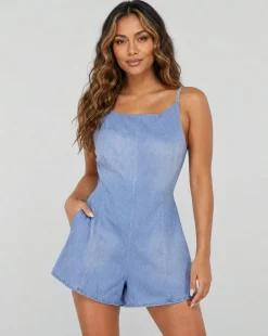 Lichtblauwe Denim Playsuit met Open Rug en Bandjes