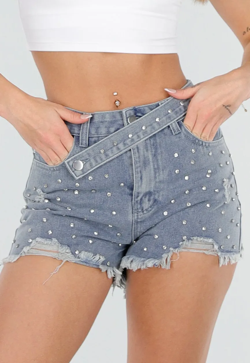 Lichtblauwe Denim Short met Strass Steentjes en Rafelzoom