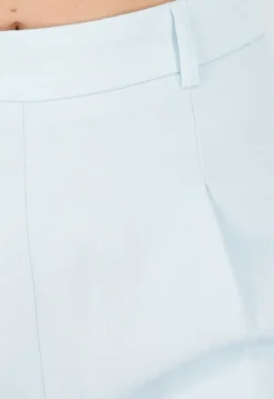 Lichtblauwe Linnenlook Short met Plooien en Rechte Pijpen