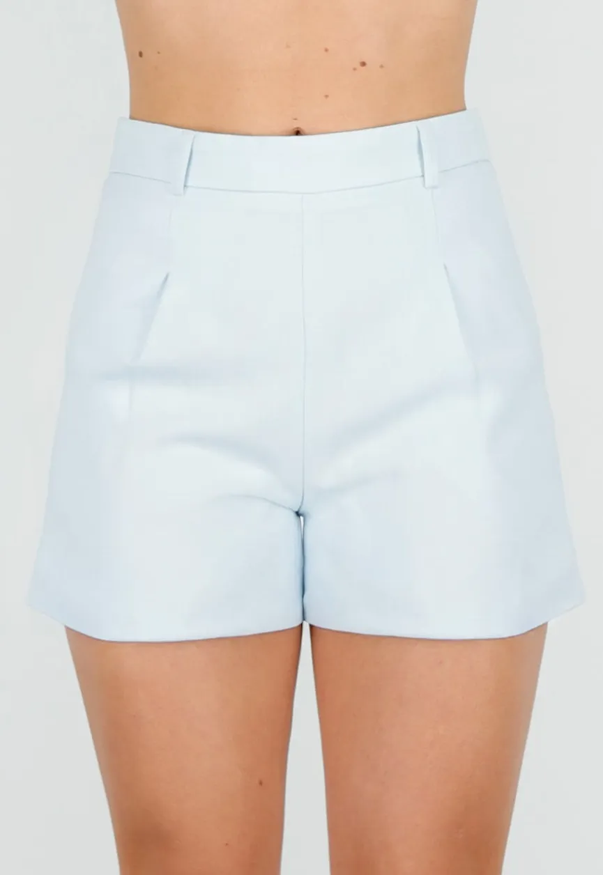 Lichtblauwe Linnenlook Short met Plooien en Rechte Pijpen