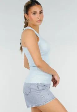 Lichtblauwe Rib Tanktop met Roze Tekst en Aansluitende Pasvorm