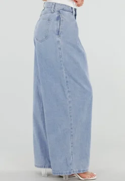 Lichtblauwe Wide Leg Jeans met Plooidetail en Hoge Taille