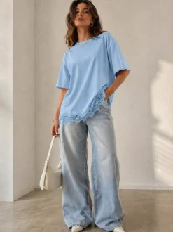 Lichtblauw Oversized T-Shirt met Kantzoom