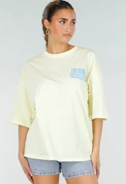 Lichtgeel Oversized T-shirt met Blauwe Tekst en Korte Mouwen