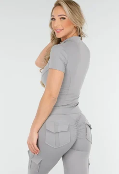 Lichtgrijze Sportset met Cargozakken en Scrunch
