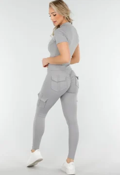 Lichtgrijze Sportset met Cargozakken en Scrunch