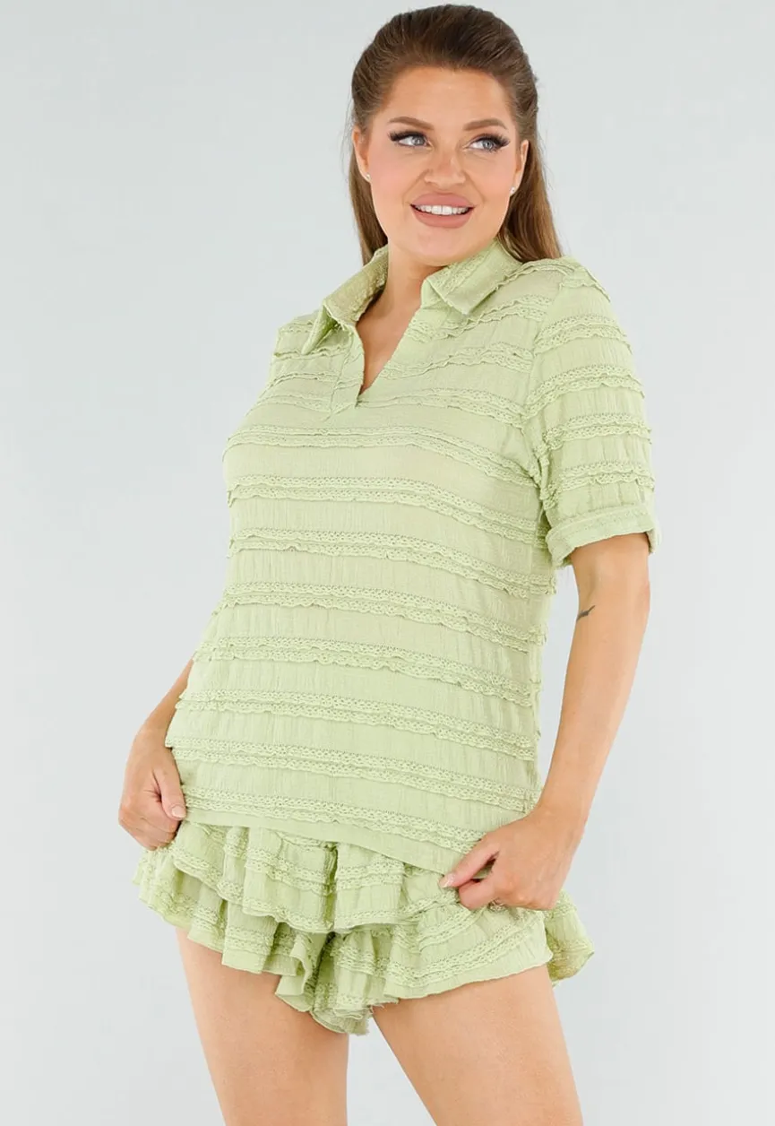 Lichtgroene Set met Kraagshirt en Gelaagde Rucheshort