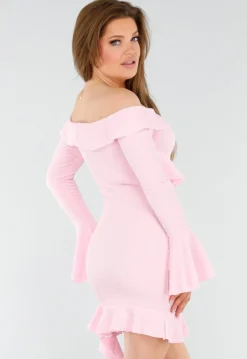 Lichtroze Off-Shoulder Jurk Met Volants en Lange Mouwen