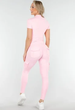Lichtroze Sportset met Cargozakken en Scrunch