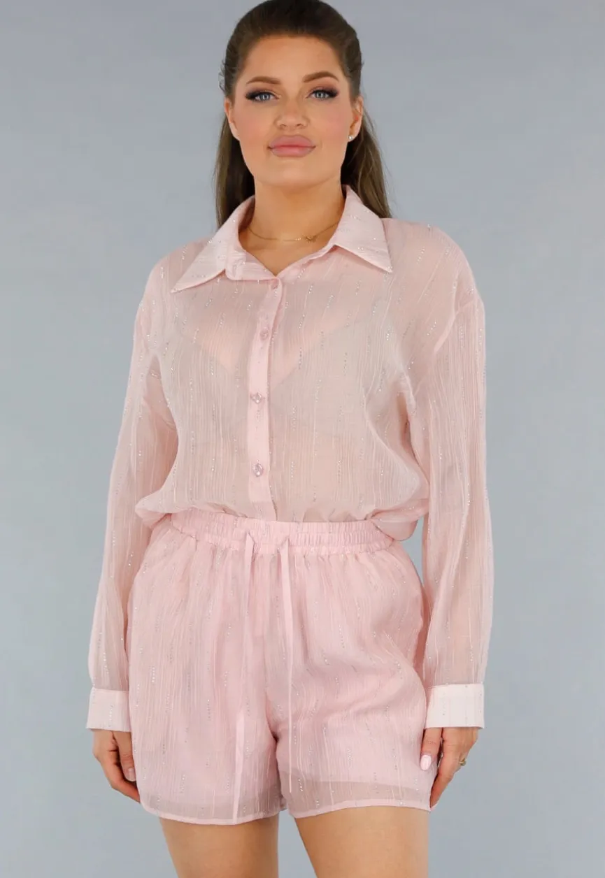 Lichtroze Tweedelige Set met Doorschijnende Blouse en Elastische Short