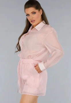 Lichtroze Tweedelige Set met Doorschijnende Blouse en Elastische Short