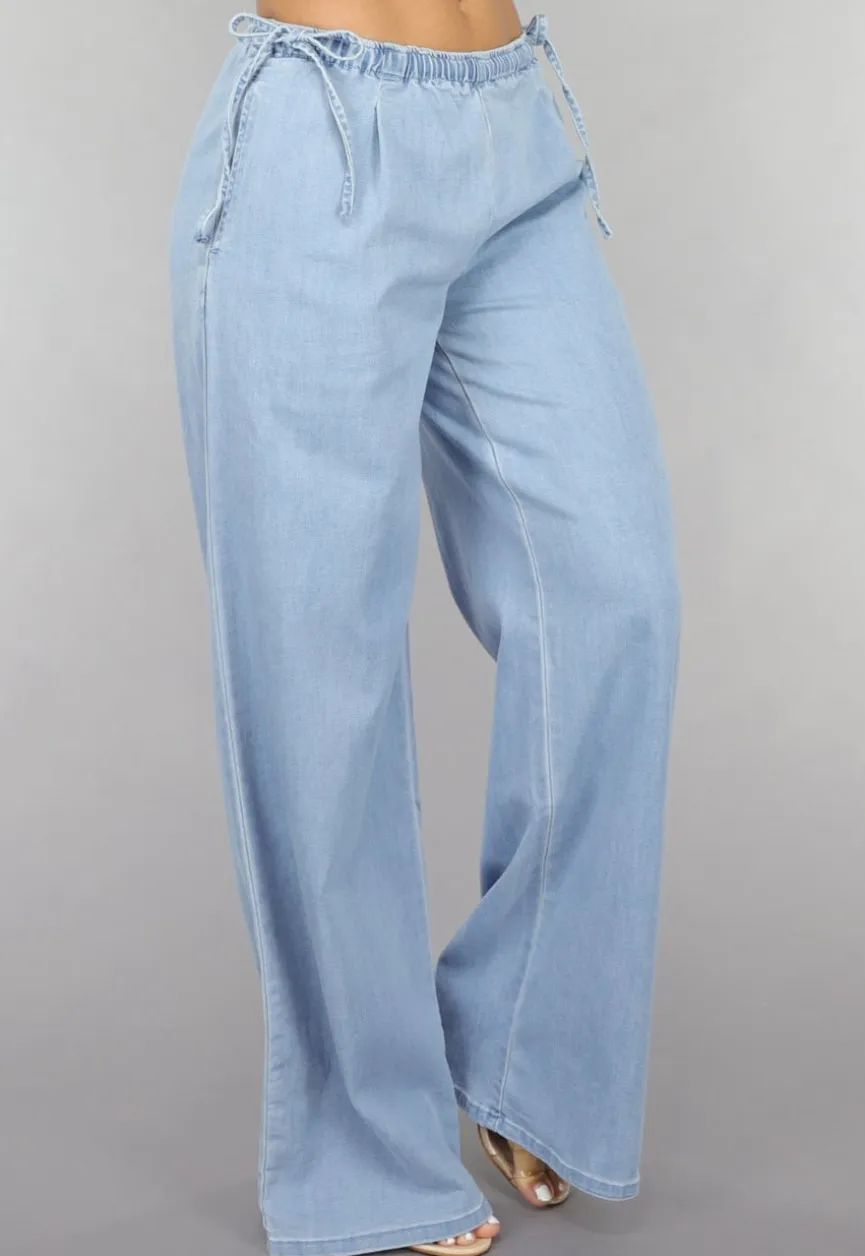 Low Waist Tall Wide Leg Jeans met Strikdetails