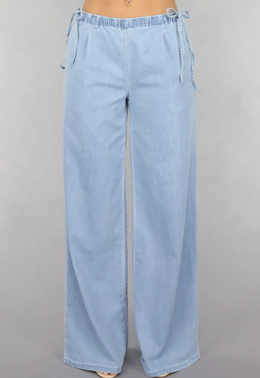 Low Waist Tall Wide Leg Jeans met Strikdetails