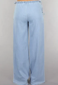Low Waist Tall Wide Leg Jeans met Strikdetails