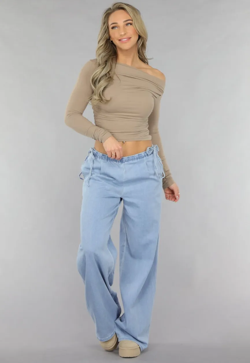 Low Waist Tall Wide Leg Jeans met Strikdetails