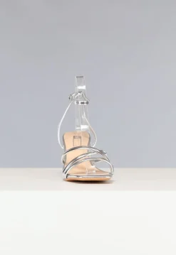Metallic Zilveren Strap Hakken met Lage Hak