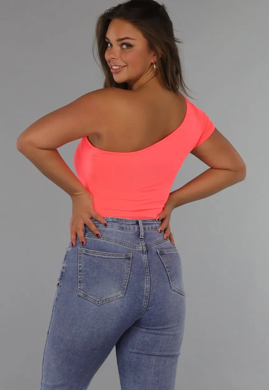 Neon Coral Bodysuit met One Shoulder
