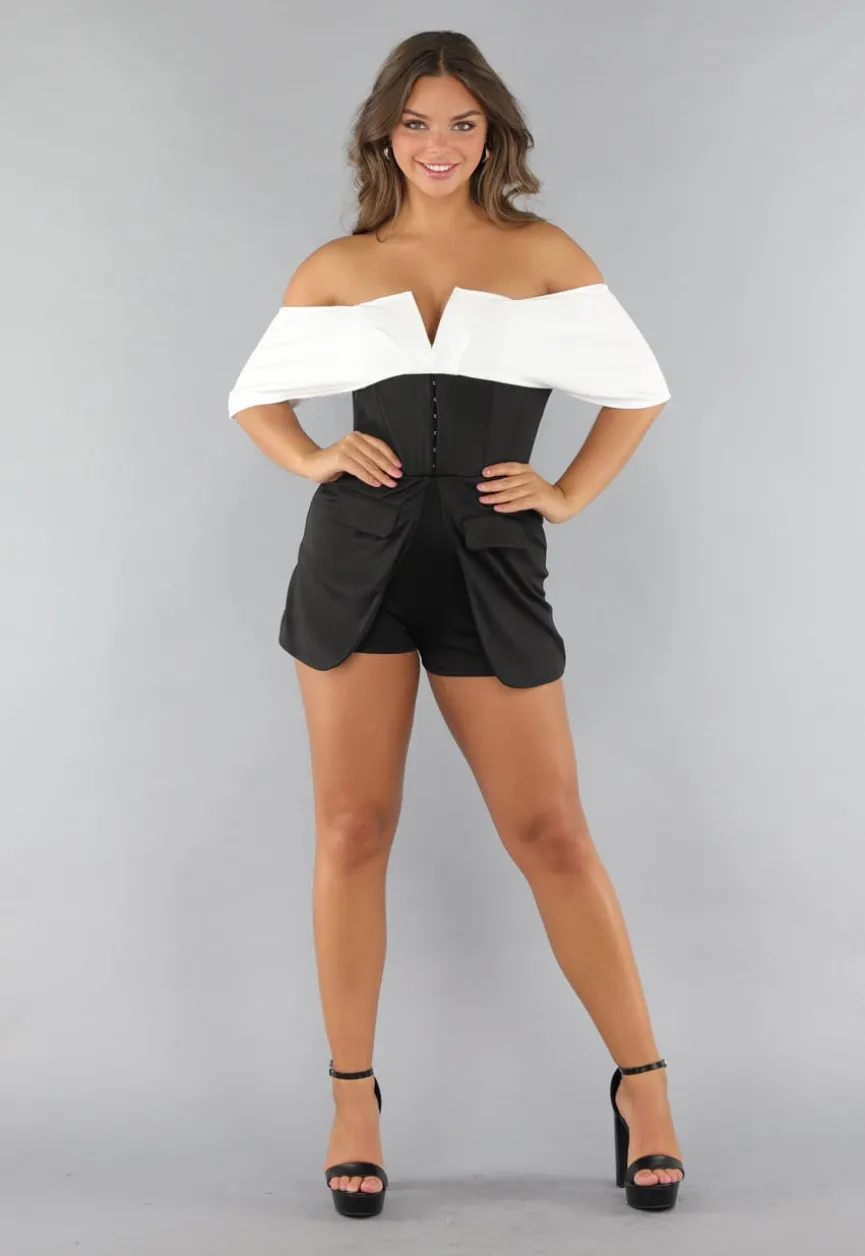 Off Shoulder Playsuit met Korset Detail
