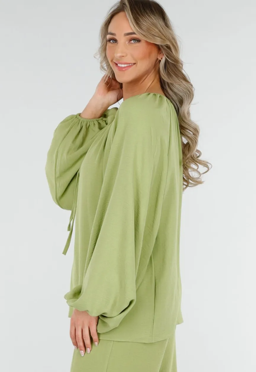 Olijfgroene Blouse met V-hals en Geknoopte Koordjes